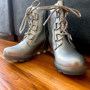 Sorel Frozen wedges - girls size 3